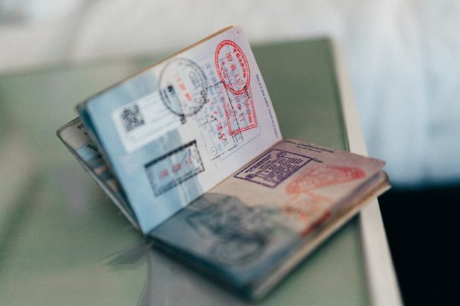 Russian woman’s fraudulent: रशियन महिला के पासपोर्ट से हो गया फ्रॉड, पता चली सच्‍चाई तो उड़ गए होश
