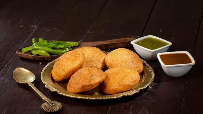 Rajasthani snacks in Mansoon: मानसून के मौसम में घर पर ट्राई करें 6 खास राजस्थानी स्नैक्स